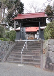 覚成寺山門